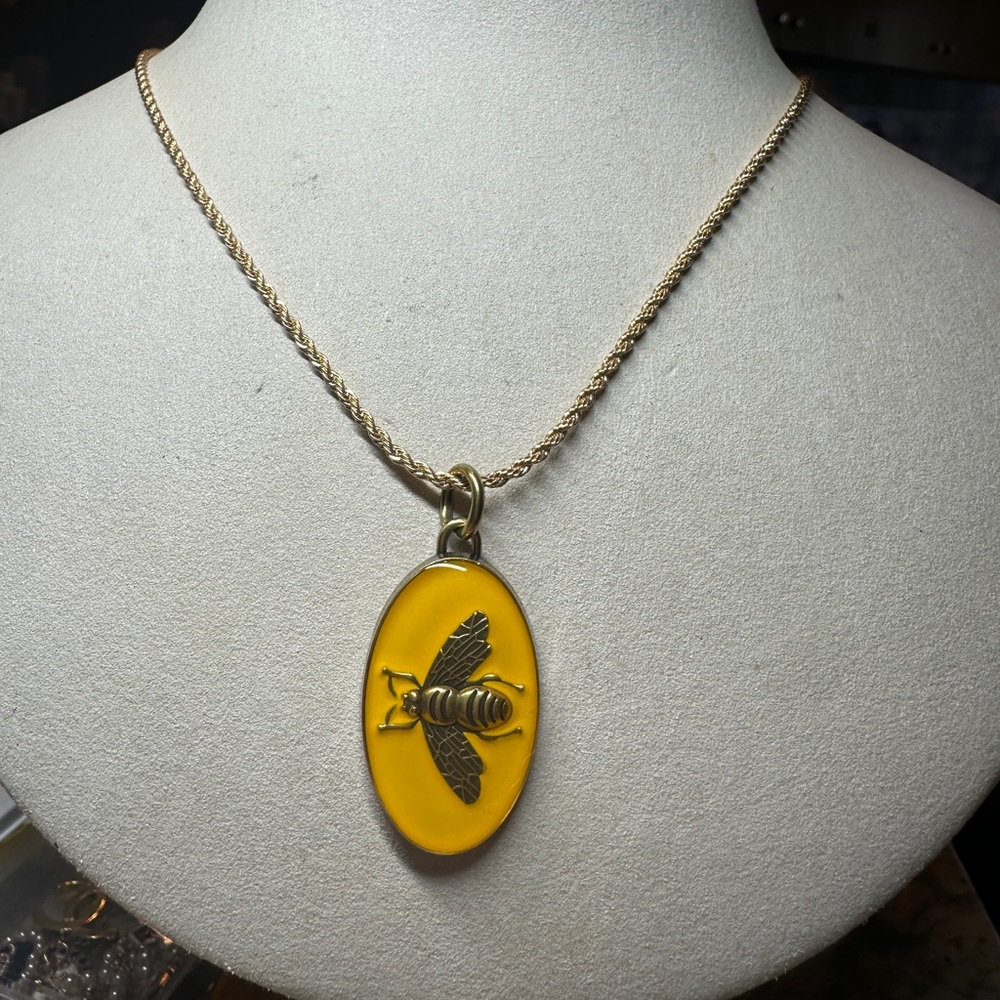 Authentic Yellow Gucci Bee ๐ Pendant on New Chain - Picture 2 of 5